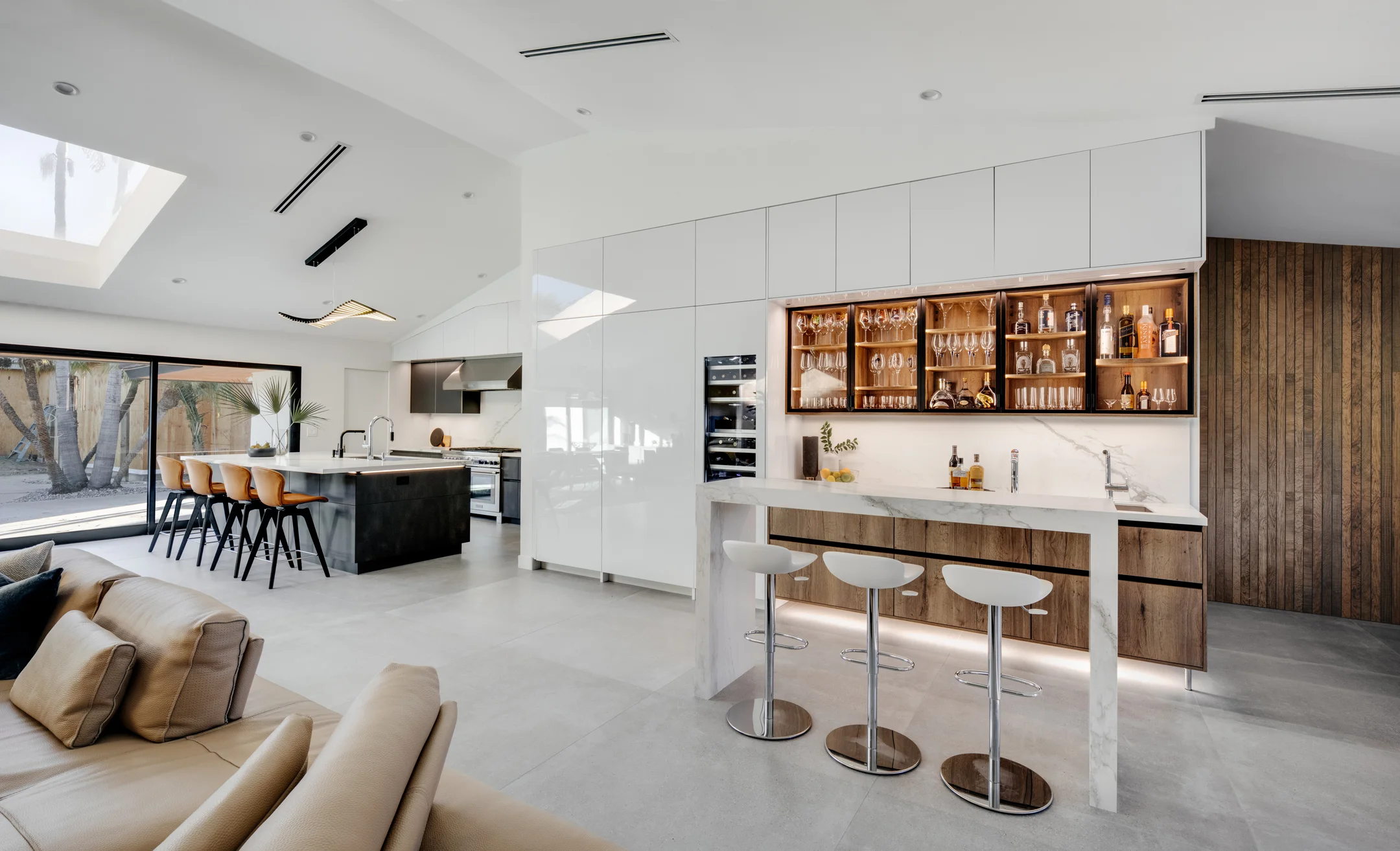 2023 Tram — photo 3