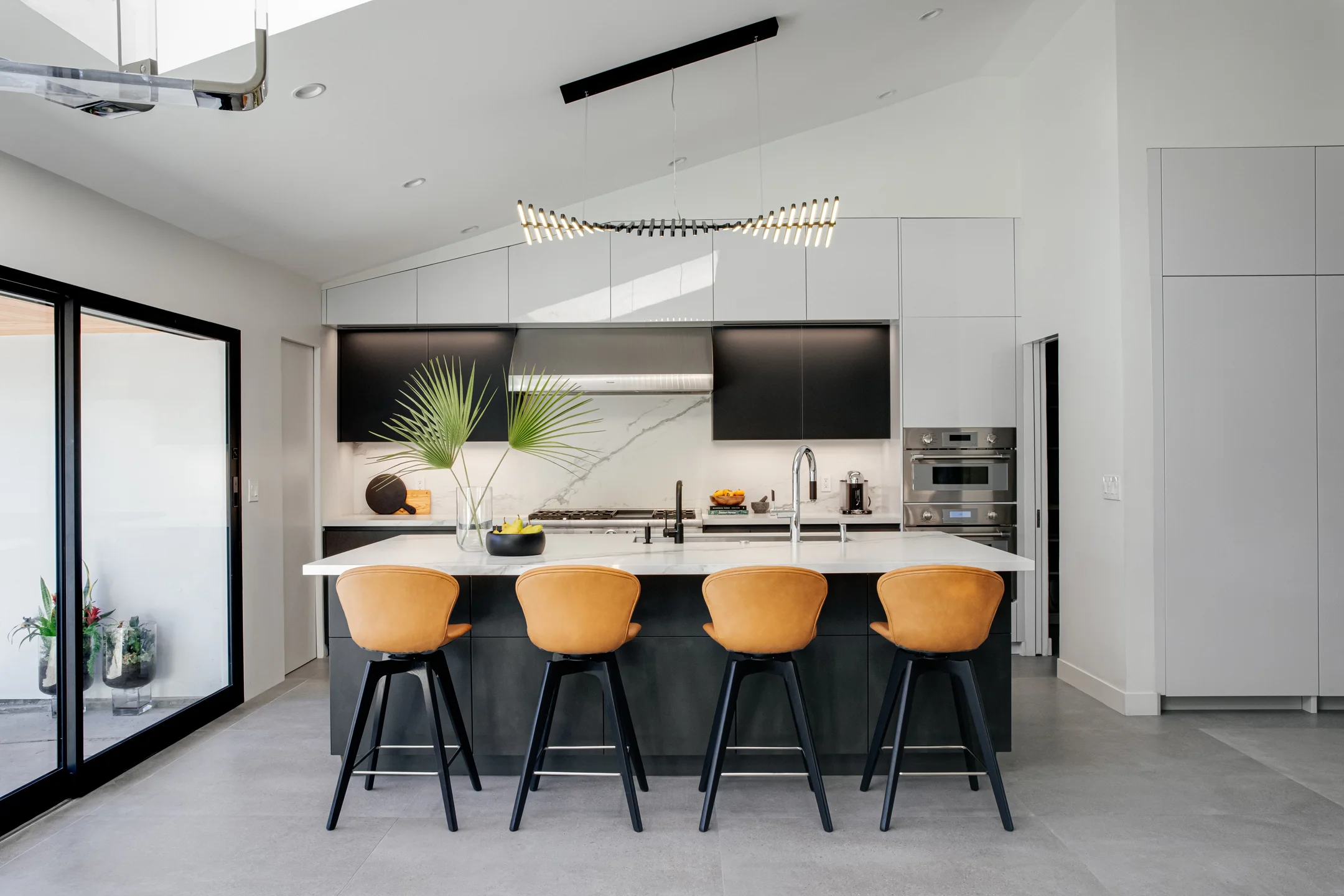 2023 Tram — photo 18