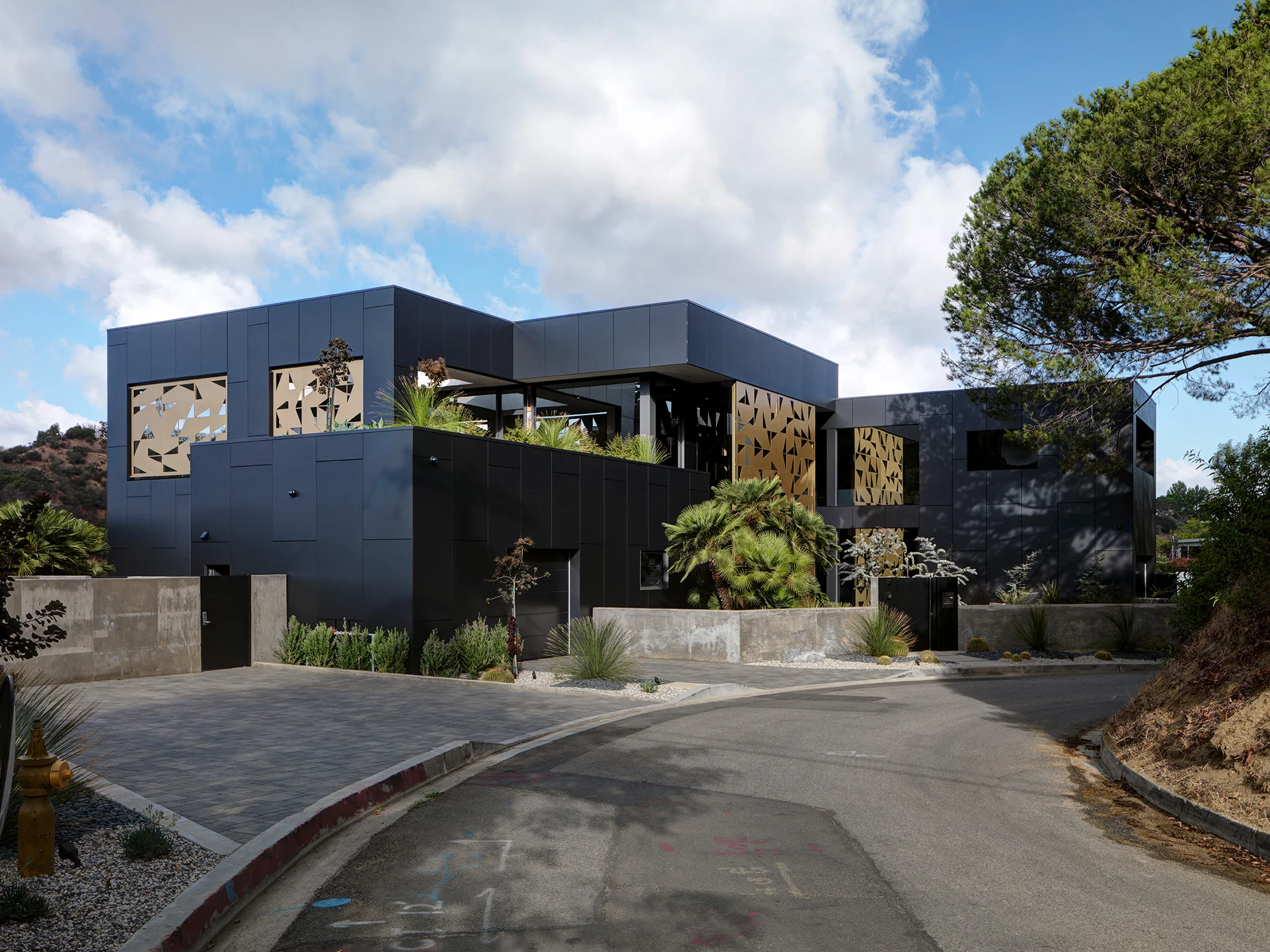 Beverly Hills — photo 5